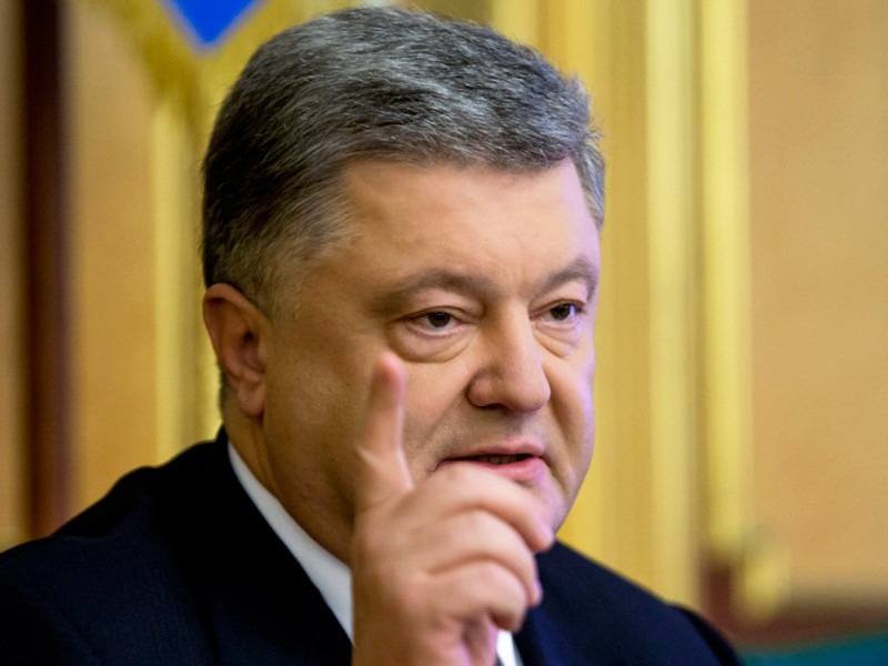 Президент Украины Петр Порошенко продлил на год и расширил санкции против российских юридических и физических лиц