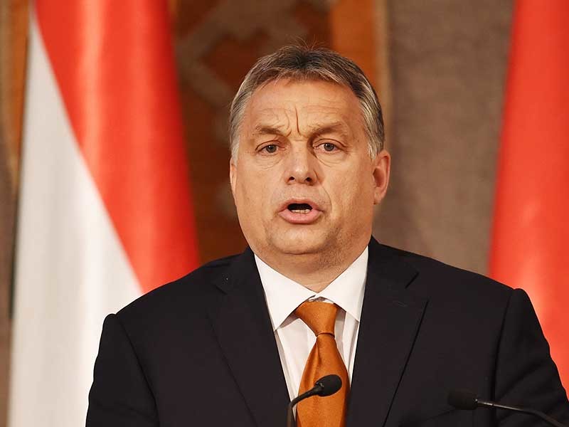 Премьер-министр Венгрии Виктор Орбан на митинге в Будапеште, посвященном годовщине событий 1956 года, заявил, что его страна будет противостоять "советизации" Европы и должна защищать свои границы от массовой миграции