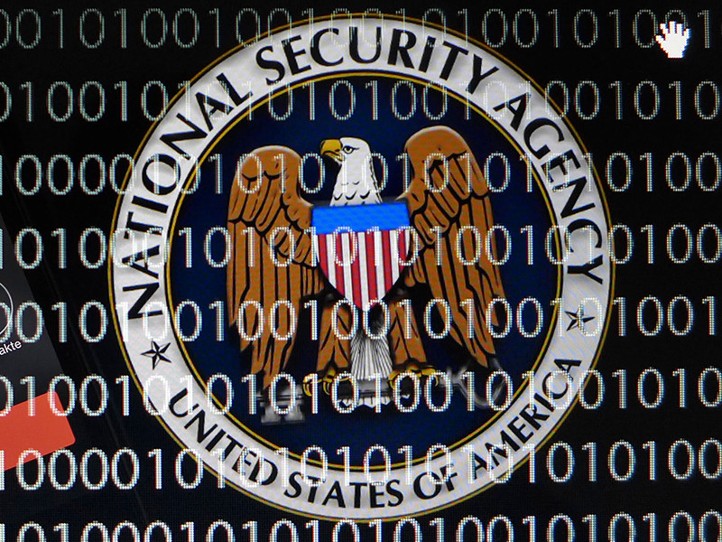 Федеральное бюро расследований (ФБР) США в результате секретной операции арестовало сотрудника фирмы-подрядчика Агентства национальной безопасности (АНБ) по подозрению в краже секретных данных