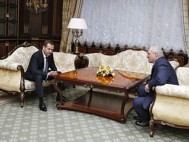 Лукашенко встретился с Медведевым и выразил обеспокоенность за судьбу СНГ и Евразийского экономического союза