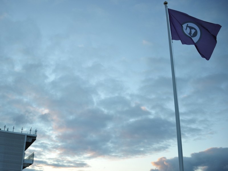 Пиратская партия Исландии удерживает второе место на парламентских выборах