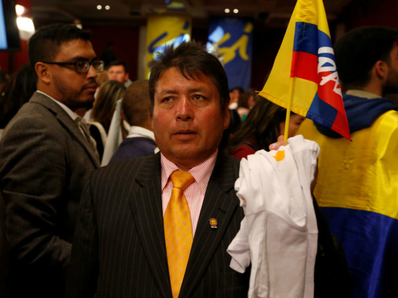 Колумбийцы проголосовали против перемирия с повстанцами