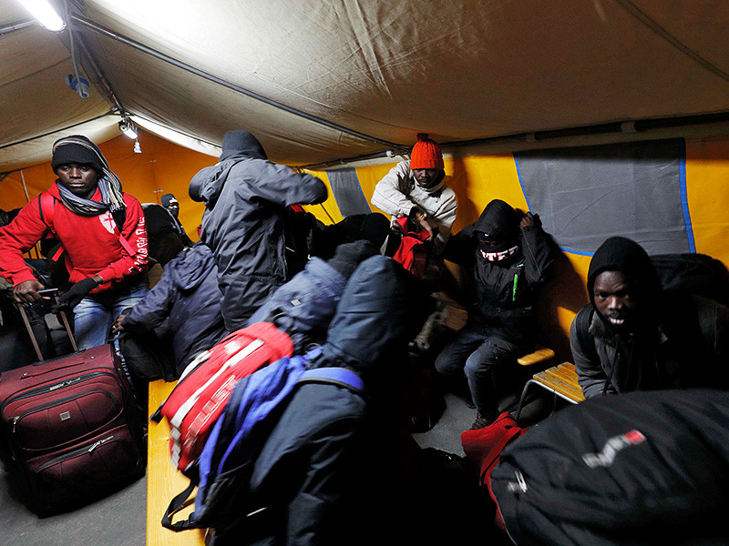 Утром понедельника, 24 октября, во французском Кале началась масштабная операция по ликвидации лагеря мигрантов "Джунгли", существование которого неоднократно вызвало протесты