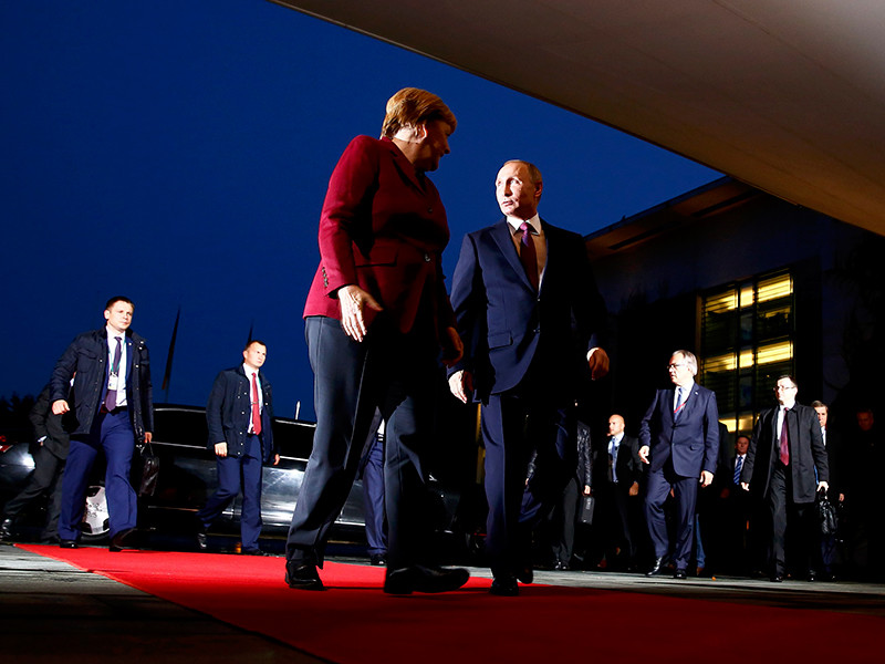 В Берлине проходят переговоры "нормандской четверки" - лидеров Германии, Украины, Франции и России Ангелы Меркель, Петра Порошенко, Франсуа Олланда и Владимира Путина