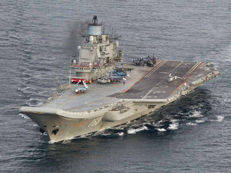 Истребители ВВС Великобритании сближались с российской "армадой" во время прохождения группы во главе с авианосцем "Адмирал Кузнецов" через Ла-Манш