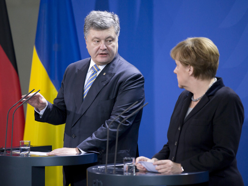 Президент Украины Петр Порошенко и канцлер Германии Ангела Меркель провели телефонный разговор
