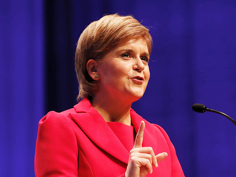 Второй по счету референдум о независимости Шотландии может быть проведен до 2020 года, заявила в интервью телеканалу ITV первый министр правительства Шотландии, лидер правящей в Эдинбурге Шотландской национальной партии (ШНП) Никола Стерджен