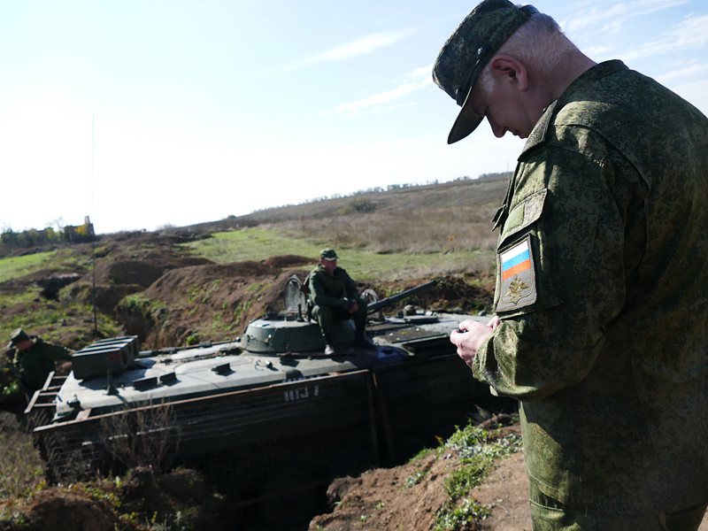 Военнослужащие ДНР в селе Петровское во время отвода сил, 7 октября 2016 года