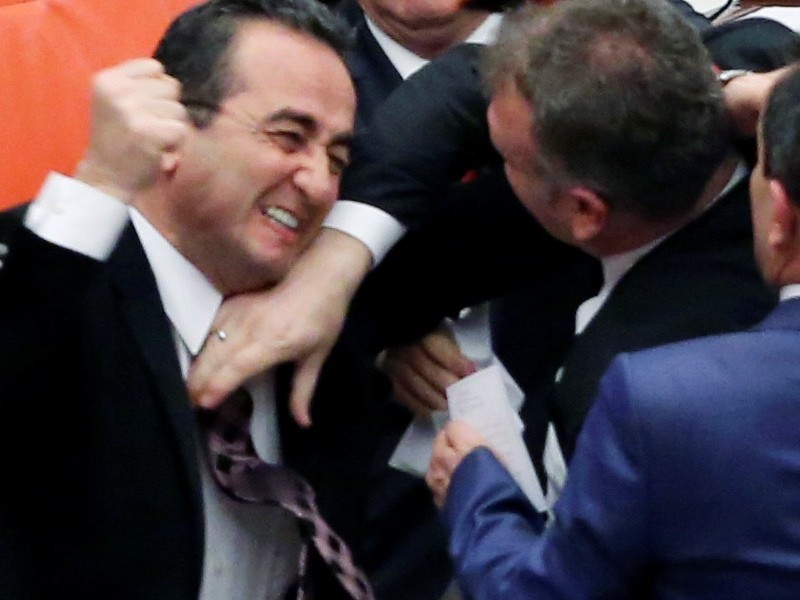 СМИ сообщили о покушении на одного из лидеров турецкой оппозиции