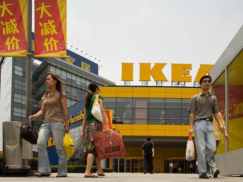 Пожилых жителей Шанхая лишили возможности устраивать свидания вслепую в ресторане IKEA