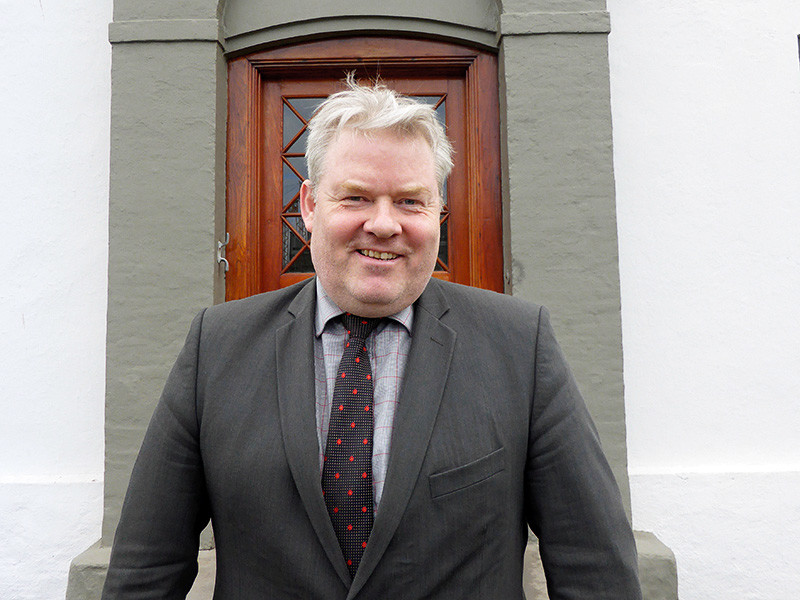 Действующее коалиционное правительство Исландии не сможет удержаться у власти после прошедших в субботу на территории островного государства парламентских выборов. Глава правительства Сигурдур Инги Йоханнссон заявил, что в ближайшее время официально сложит свои полномочия