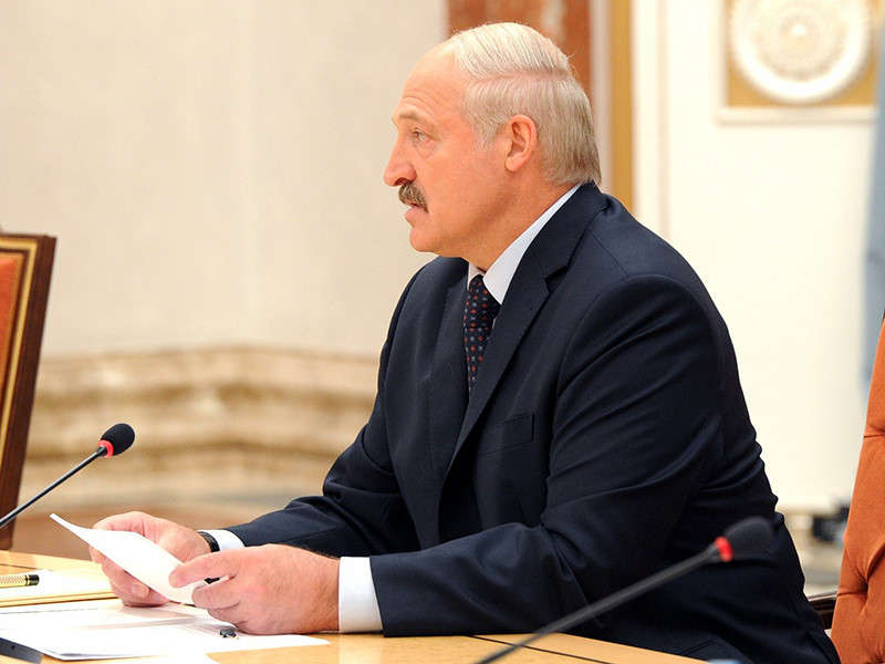 Президент Белоруссии Александр Лукашенко заявил, что Россия может рассчитывать на военную поддержку белорусов на западном направлении и тут же раскритиковал Россию за непоставку ракетных комплексов "Искандер-М"