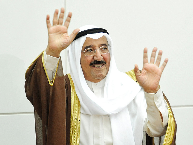 Эмир Кувейта шейх Сабах аль-Ахмед аль Джабер ас-Сабах в воскресенье уволил правительство и распустил парламент, объяснив это соображениями безопасности