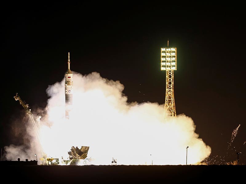 Космический корабль "Союз" вечером 17 ноября стартовал с космодрома "Байконур" к Международной космической станции с ее новым экипажем. Он успешно вышел на орбиту и взял курс на МКС