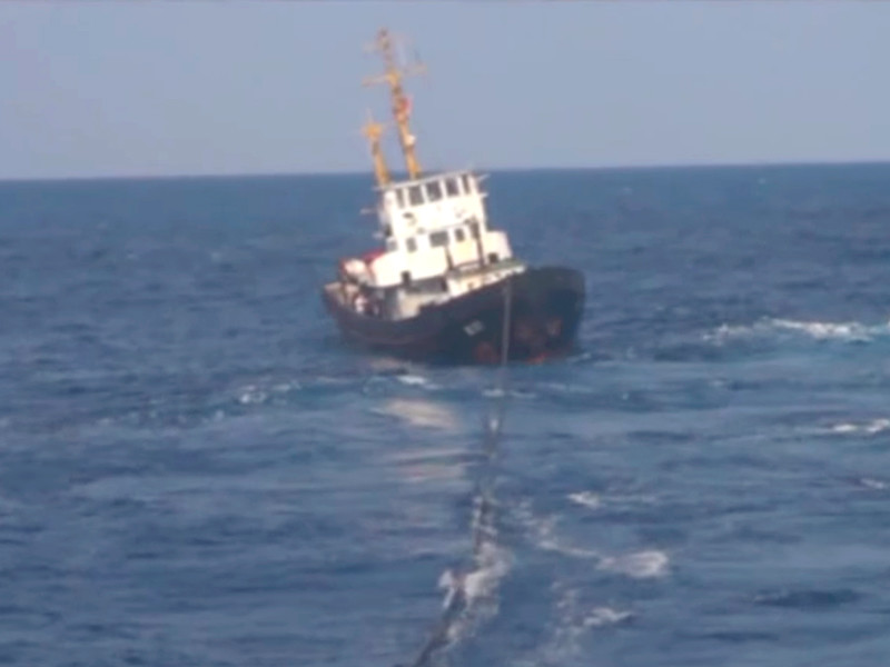 Корабль "Вице-адмирал Кулаков" доставил аварийное украинское судно к греческим берегам