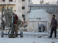 Обстрел велся в районе западного участка дороги Кастелло (Алеппо), открытому для выхода вооруженных формирований. Боевики, засевшие в восточной части города, вели обстрел газовыми баллонами из реактивных установок кустарного производства "Адский огонь" и минометов
