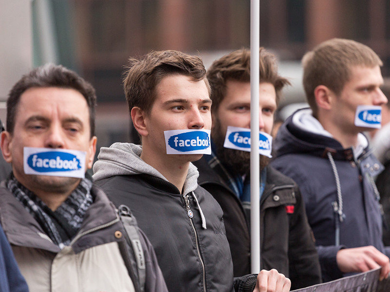 Польский министр раскритиковала Facebook за блокировку аккаунтов польских националистов