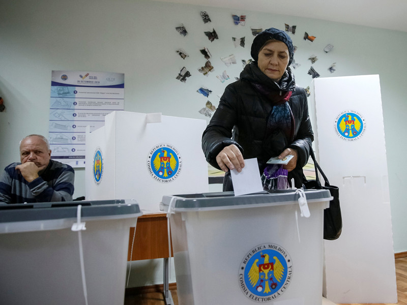В Молдавии проходит второй тур выборов президента: пророссийский кандидат в фаворитах