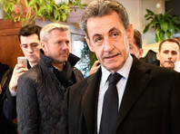 Первые итоги праймериз во Франции оставили Саркози вне президентской гонки