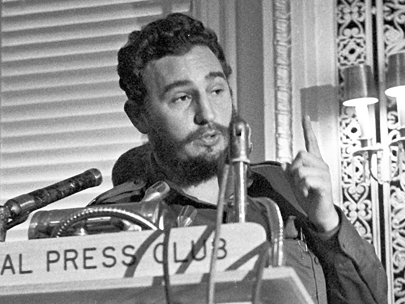 Президент Кубы Рауль Кастро сообщил, что его правительство запретит называть улицы и публичные места именем скончавшегося Фиделя Кастро