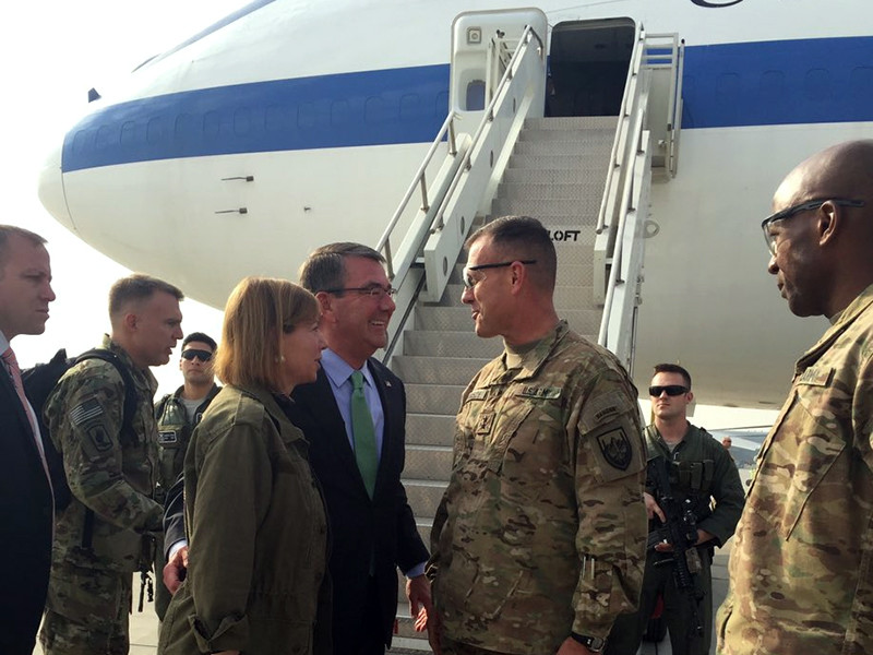 Глава Минобороны США Эштон Картер прибыл в пятницу, 9 декабря, в Афганистан с необъявленным визитом. Ожидается, что он встретится с американскими военнослужащими, находящимися в этой стране, а также проведет переговоры с президентом Ашрафом Гани
