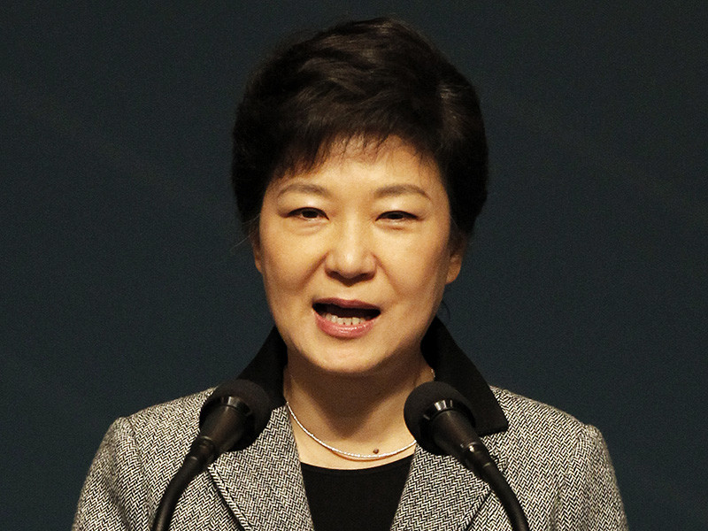 Президент Южной Кореи согласилась уйти в отставку в апреле 2017 года
