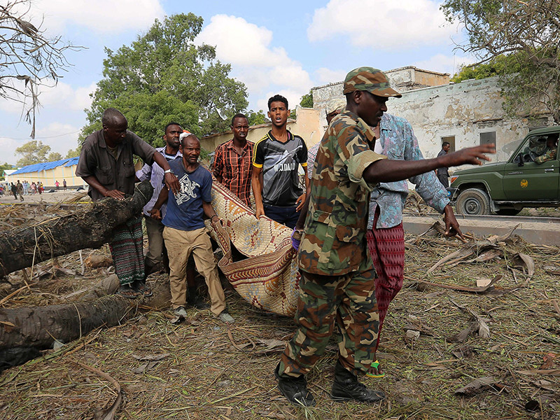 В столице Сомали Могадишо в воскресенье, 11 декабря, прогремел взрыв. Бомба взорвалась неподалеку от порта, за взрывом последовала стрельба