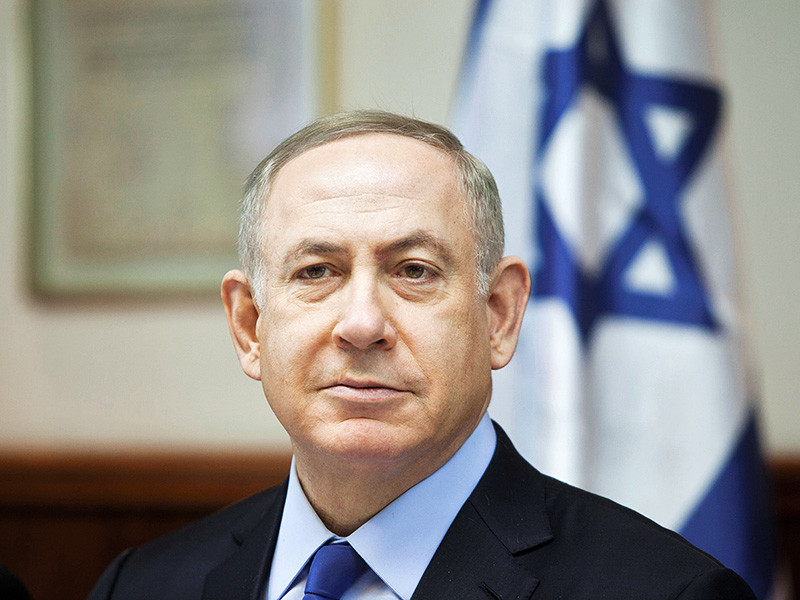 Глава израильского правительства Беньямин Нетаньяху снялся в новогоднем видеоролике, в котором поздравил русскоязычных жителей страны с Новым годом. При этом он употребил несколько фраз на русском языке