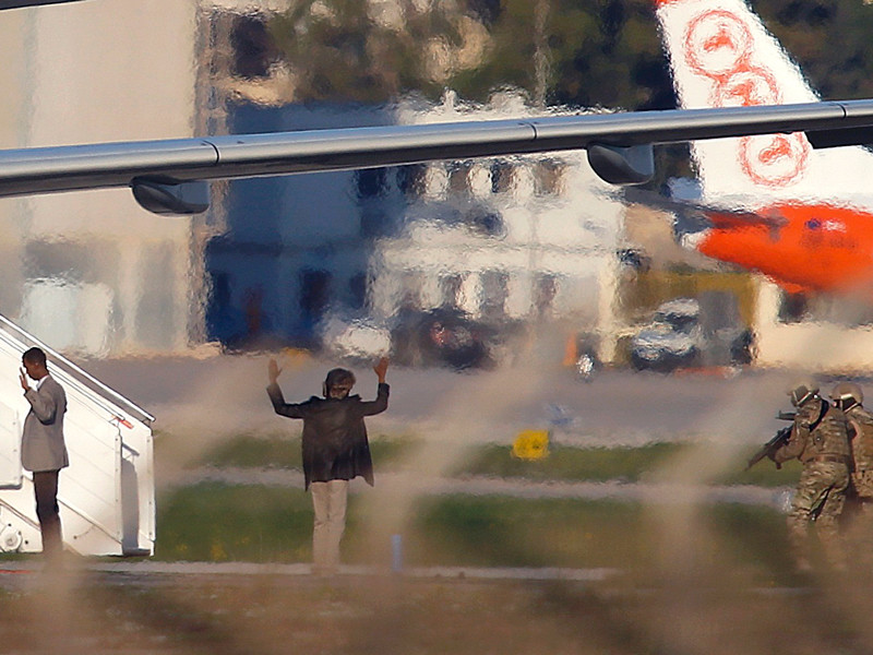 Ливийские боевики, угнавшие самолет на Мальту, арестованы