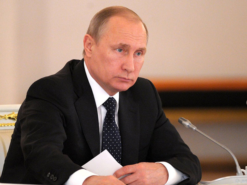 Президент РФ Владимир Путин сообщил о достижении договоренностей по прекращению огня в Сирии и готовности начать мирные переговоры