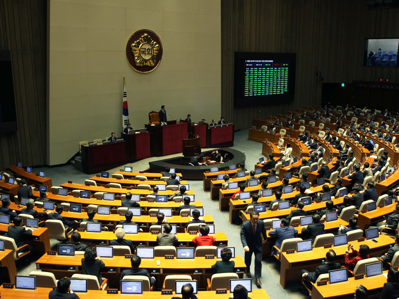 Национальное собрание (парламент) Южной Кореи назначило официальную дату проведения голосования по импичменту президента Пак Кын Хе, которая оказалась в центре коррупционного скандала