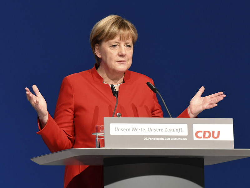Меркель, переизбранная главой ХДС, заявила о необходимости пересмотреть отношение к России