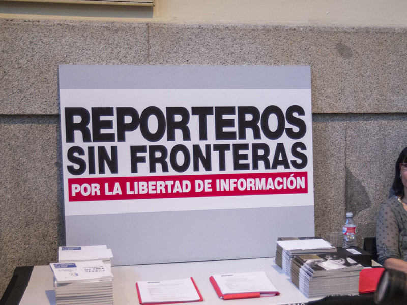 Международная правозащитная организация "Репортеры без границ" насчитала 74 журналиста, убитых или погибших в 2016 году во время выполнения служебных обязанностей