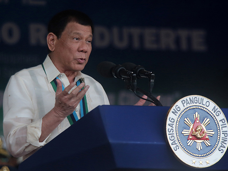 Президент Филиппин Родриго Дутерте заявил, что может ввести военное положение в стране в случае ухудшения ситуации с наркотиками
