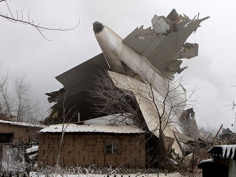 Число жертв авиакатастрофы под Бишкеком возросло до 39 человек