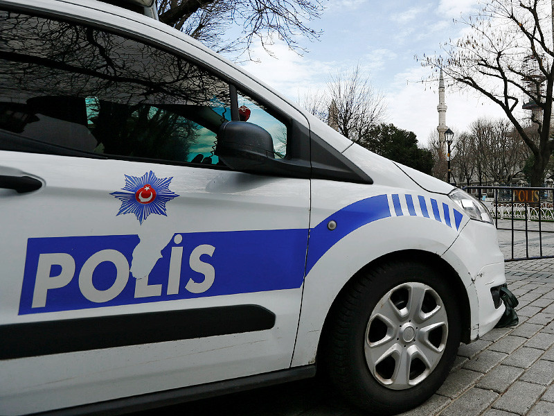 Полиция Турции рано утром 4 января задержала в провинции Измир 27 подозреваемых в причастности к теракту в клубе Reina в Стамбуле, совершенному в новогоднюю ночь