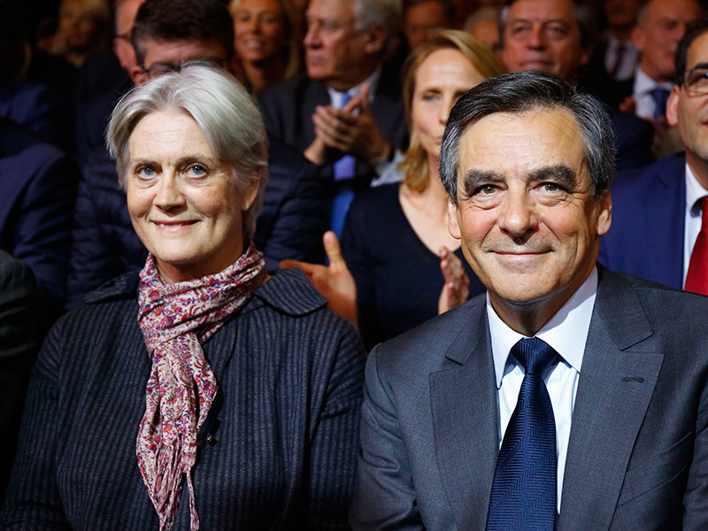 Супруга кандидата в президенты Франции Фийона получала сотни тысяч евро от парламента, не работая