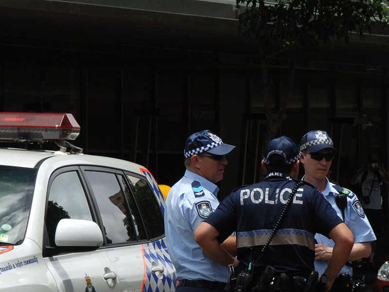 Полиция австралийского штата Квинсленд расследует случай гибели человека во время съемок музыкального видеоклипа, сообщает сайт ведомства. Инцидент произошел в понедельник в городе Брисбен
