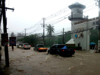 Наводнение в Таиланде угрожает туристическим провинциям: жертвами стихии стали более 10 человек, а туристов блокировало на острове Самуи - одном из популярных направлений среди респектабельных отдыхающих