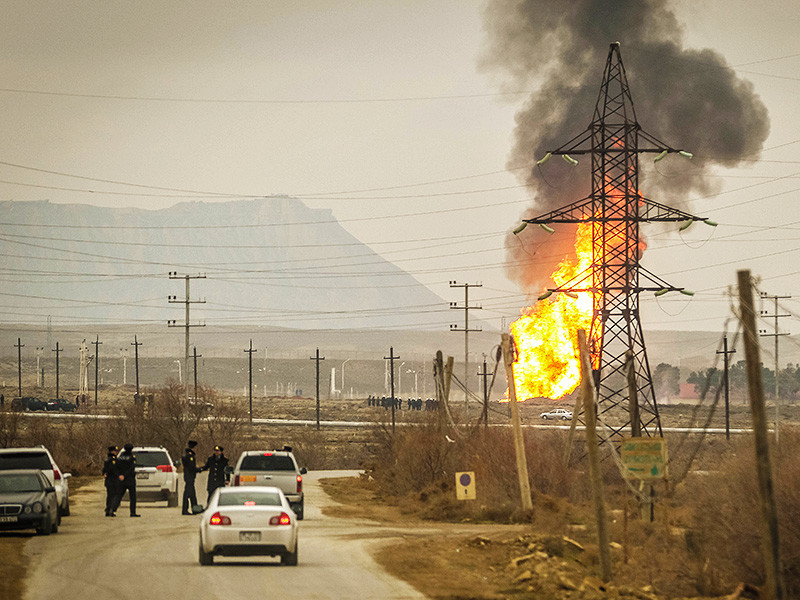 Новый взрыв произошел на магистральном газопроводе в поселке Сангачалы Гарадагского района Баку, где 27 декабря 2016 года произошло аналогичное ЧП