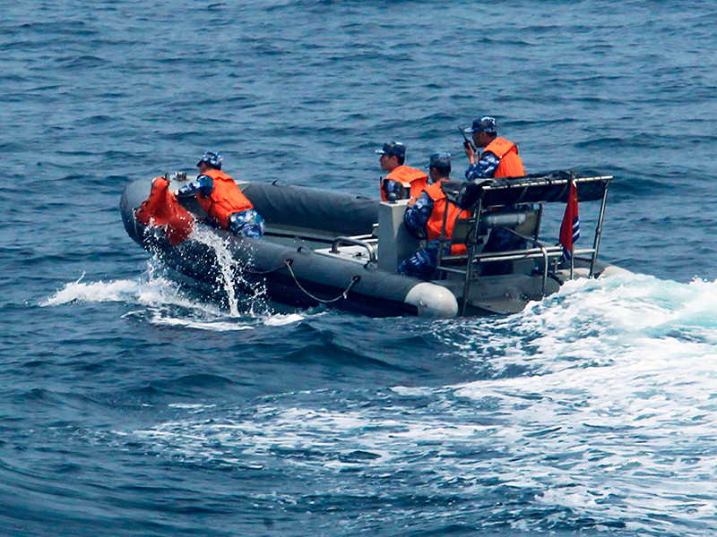 У берегов Малайзии спасли двух членов экипажа пропавшего судна с китайскими туристами