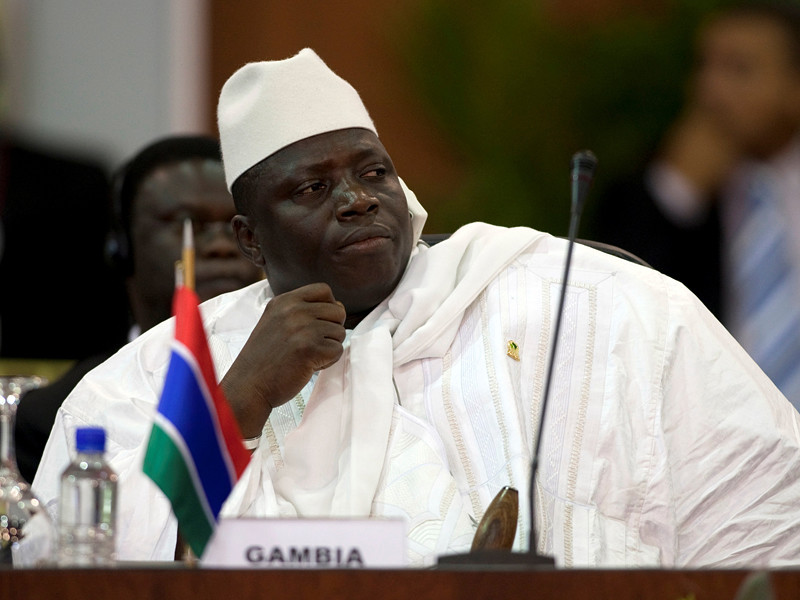 Президент Гамбии Яйя Джамме за сутки до истечения своих полномочий главы государства ввел в стране режим чрезвычайного положения, который вступает в силу немедленно и будет действовать 90 дней