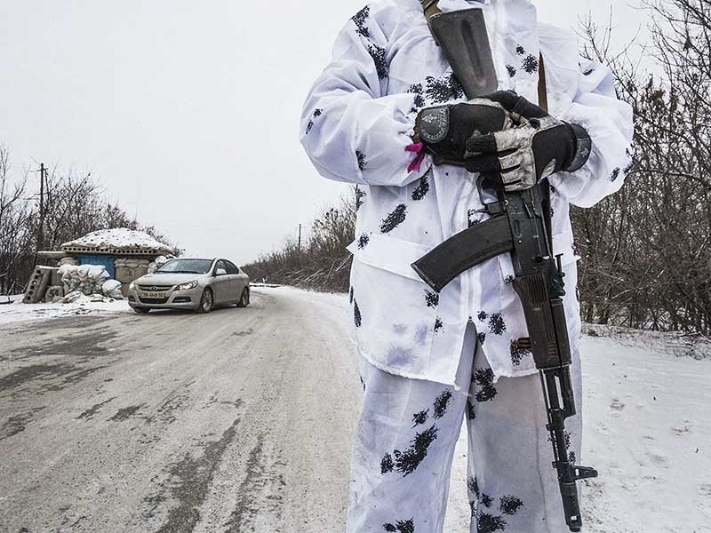 В Херсонской области Украины, граничащей с Крымом, произошел конфликт между военнослужащими ВС страны и батальоном, созданным крымскими татарами
