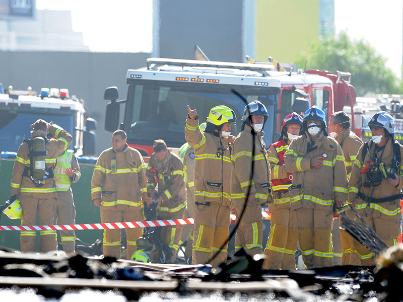 В Австралии легкомоторный самолет упал на торговый центр: погибли пять человек