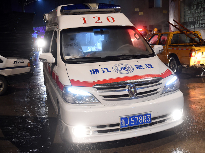 В Китае жертвами нападения троих преступников с ножами стали пять человек