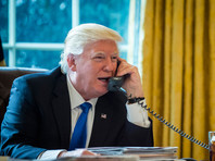 Пенс в интервью заявил, что президенты США и России Дональд Трамп и Владимир Путин во время телефонного разговора обсуждали вооруженный конфликт на востоке Украины