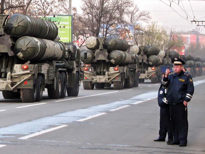 Россия и Индия начнут переговоры по закупке Нью-Дели российских новейших зенитных ракетных систем (ЗРС) С-400 "Триумф" в марте этого года