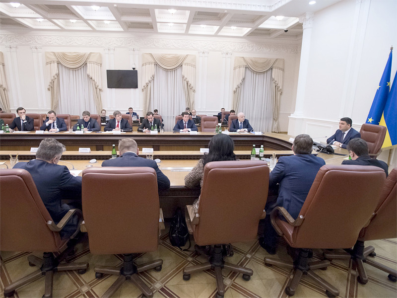Кабинет министров Украины принял в среду, 15 февраля, постановление "О применении временных чрезвычайных мер на рынке электроэнергии"