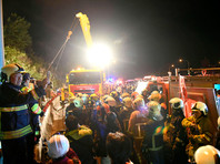 На скоростном шоссе в тайваньском городе Тайбэй перевернулся пассажирский автобус, в котором находились 44 человека. В результате аварии 32 человека погибли и еще 12 получили ранения различной степени тяжести