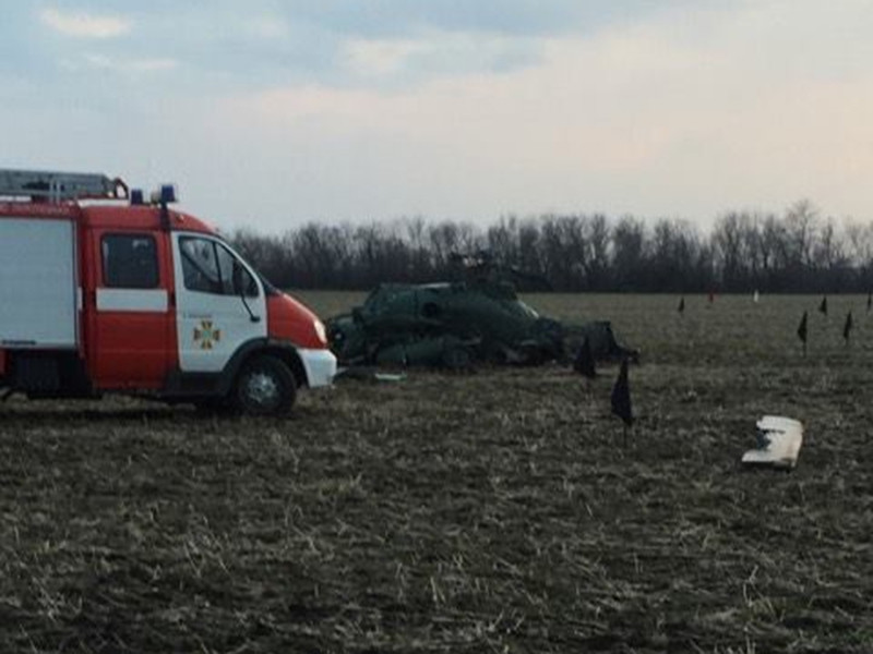 Украинский военный вертолет Ми-2 разбился под Краматорском, предположительно задев линию электропередачи